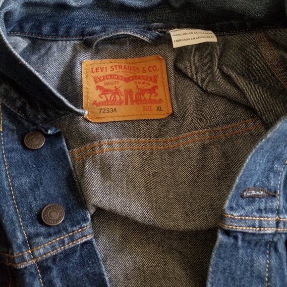 Levi's Jacket - Picture 2 of 4